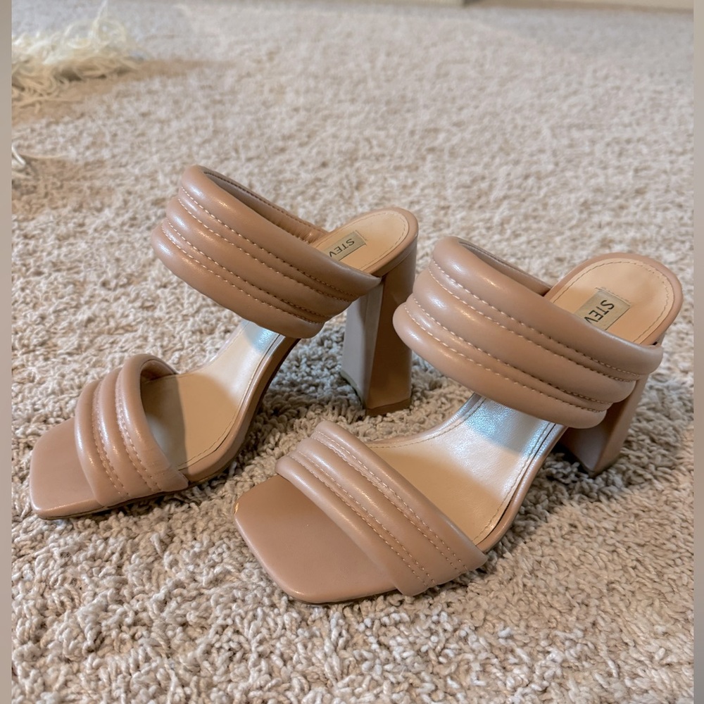 Steve Madden nude heels